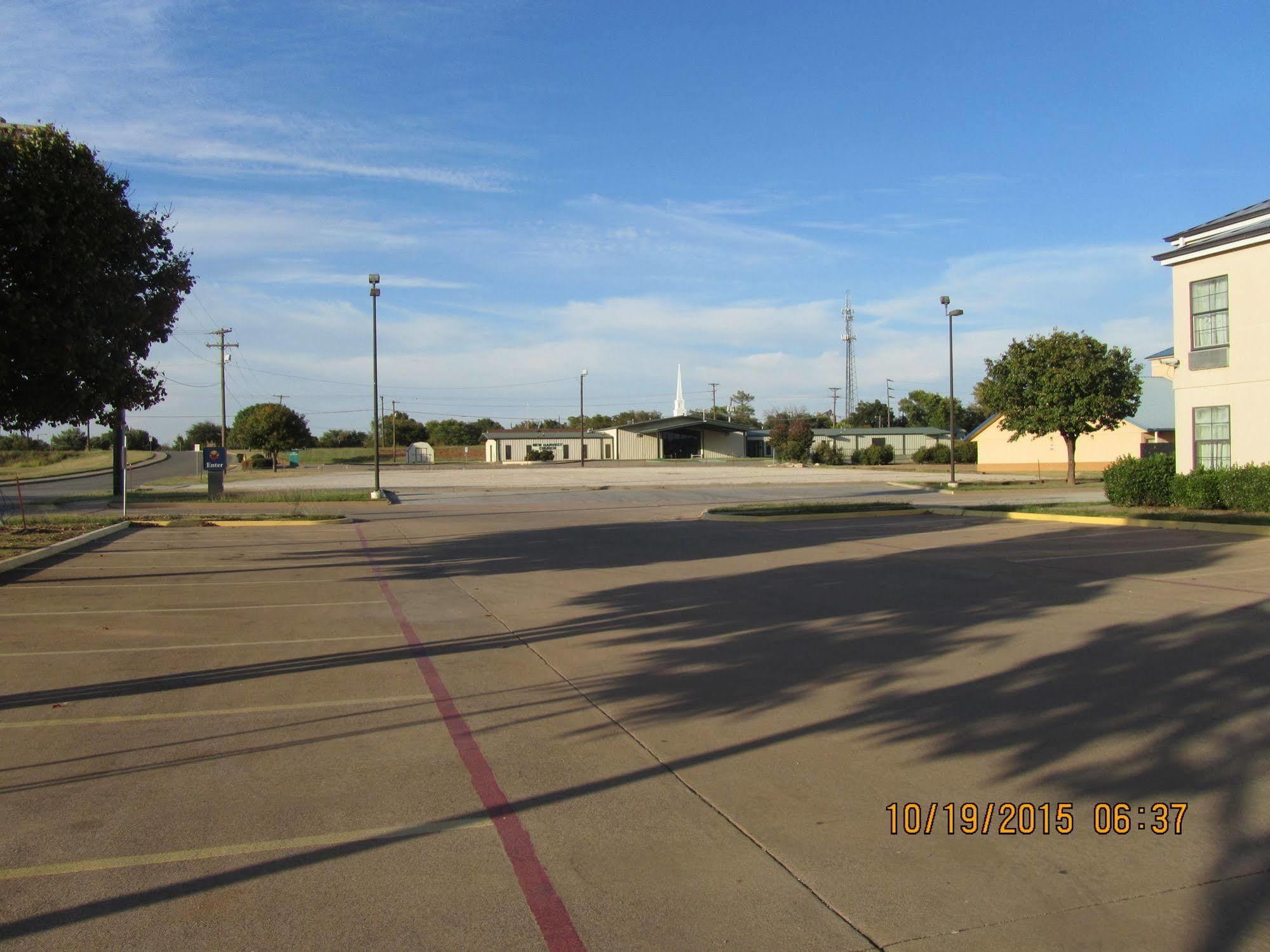 Executive Inn And Suites Wichita Falls Exterior photo