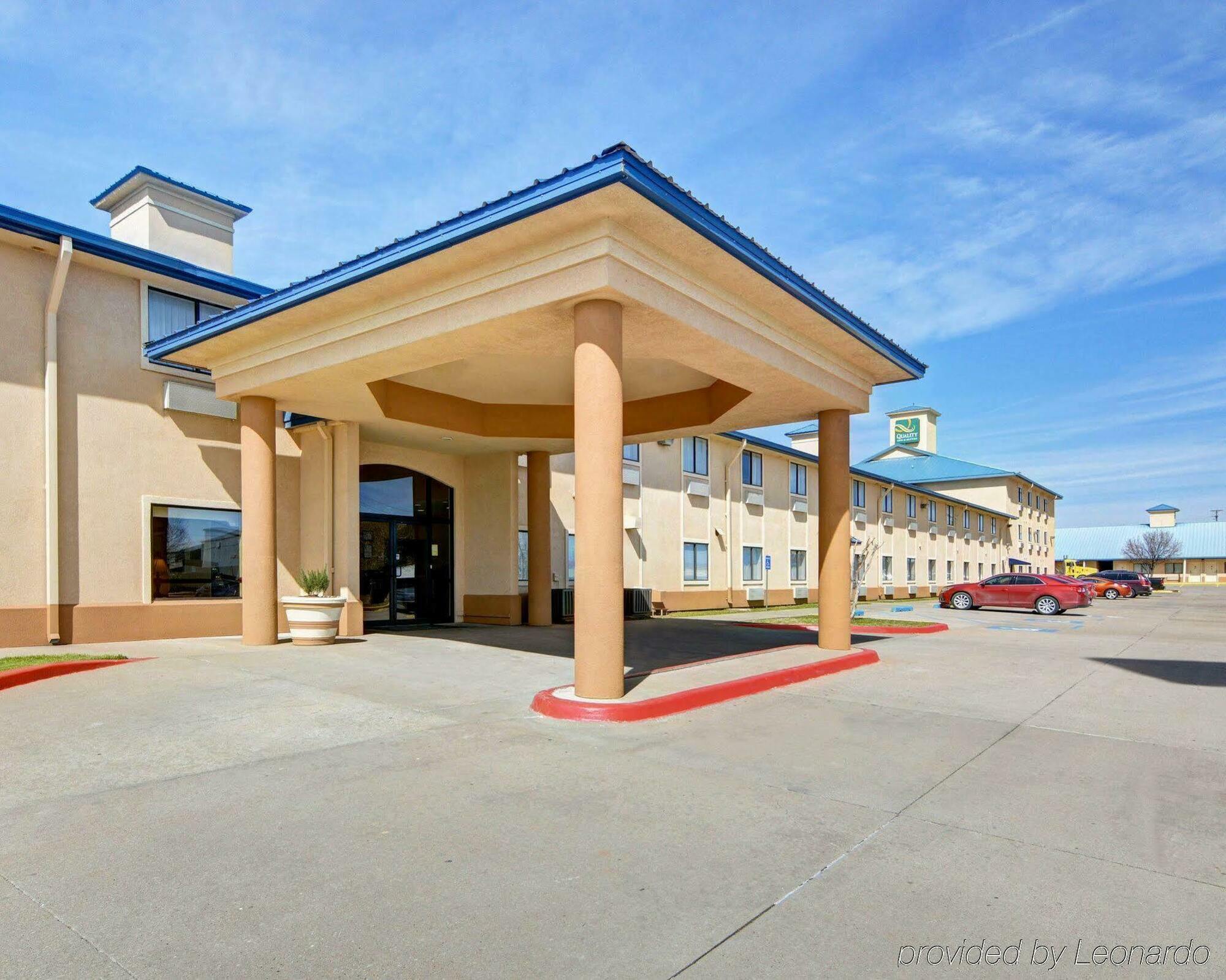 Executive Inn And Suites Wichita Falls Exterior photo
